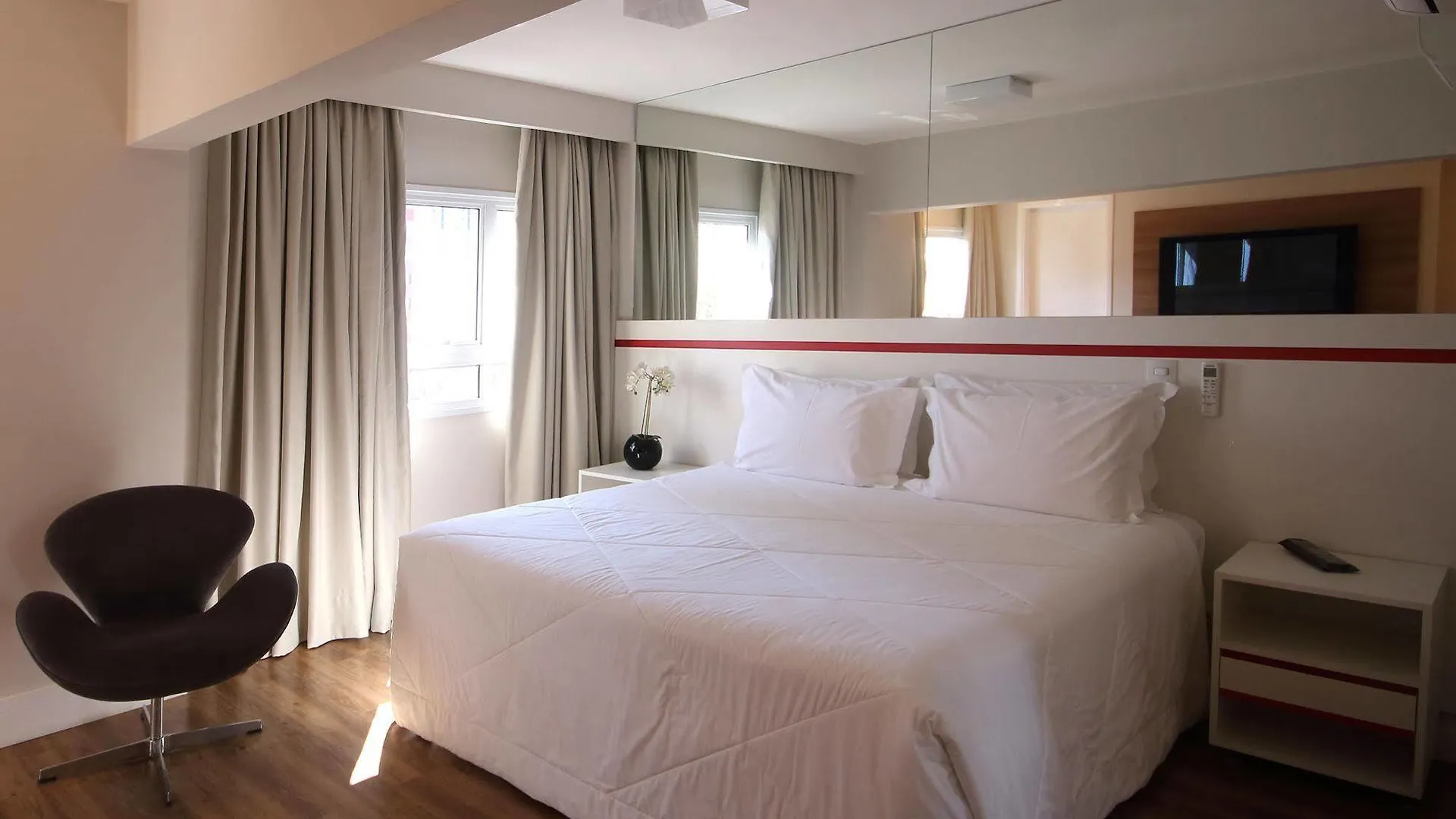 Ez Aclimacao Hotel São Paulo 4*,  Brazília